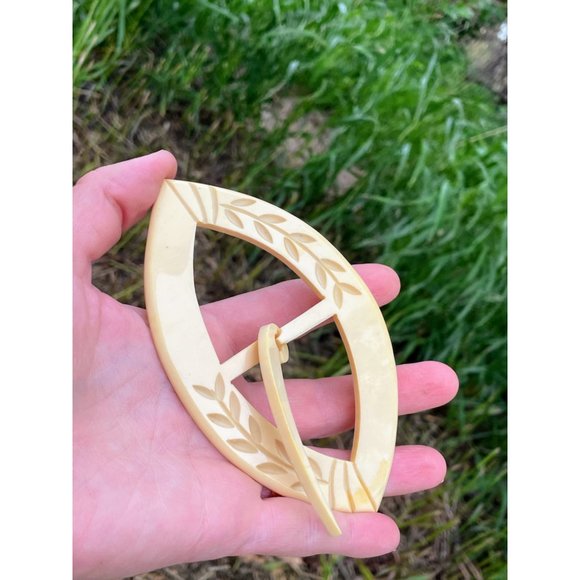 Antique Art Deco HUGE carved Celluloid Ladies Belt Buckle 5" - Picture 6 of 9